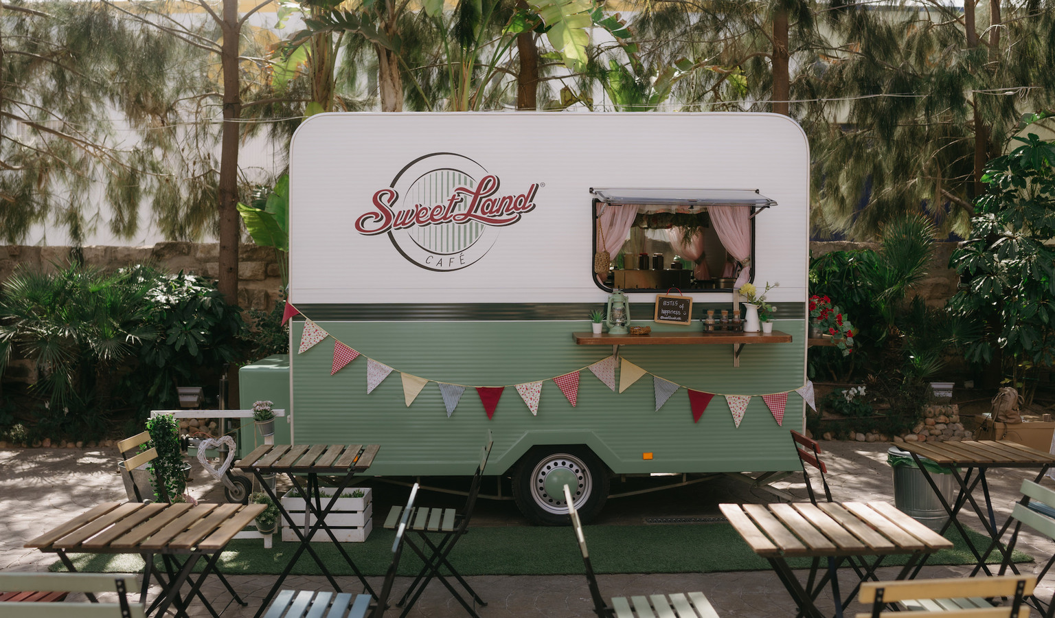 sweetland-cafe68407c63c5eb05.47670231.jpg
