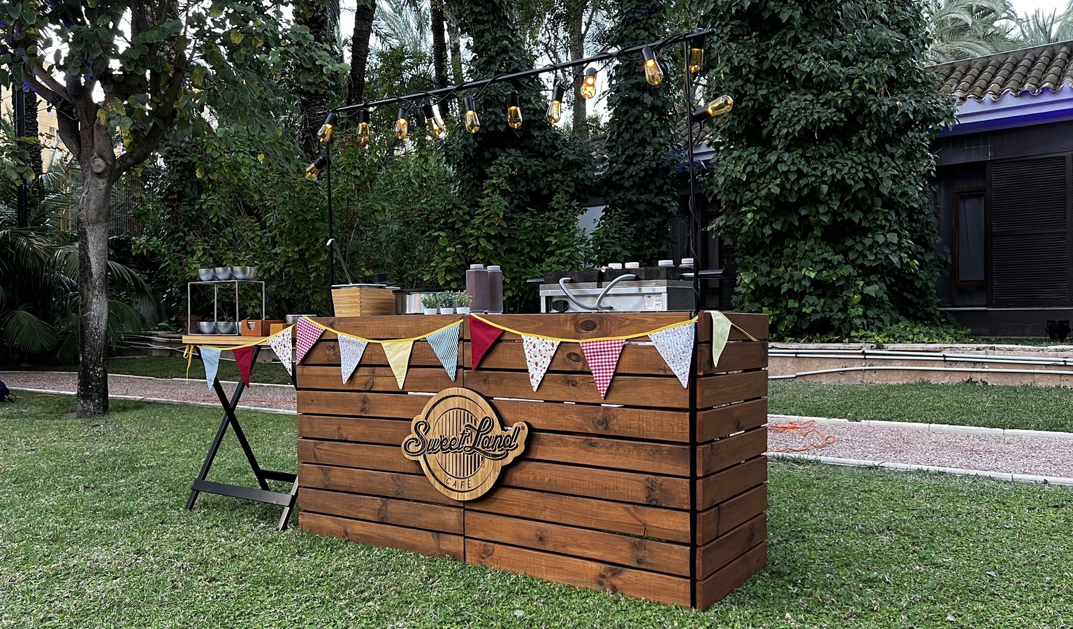 sweetland-cafe68407c63c9b6e5.71218830.jpg