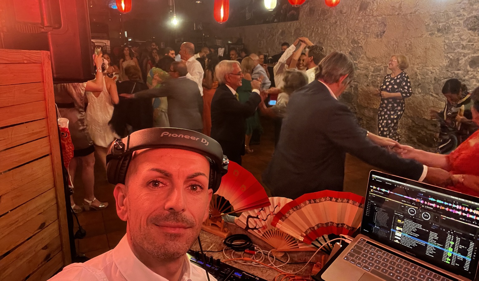 deejay-borja68bafcdb696a30.70156608.jpg