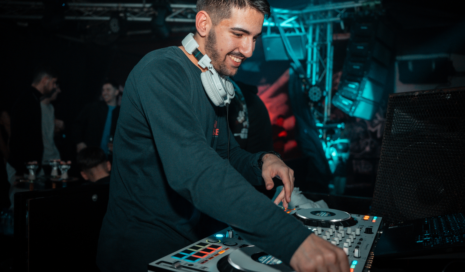 dj-avian68ba33df5174b6.02692288.jpg