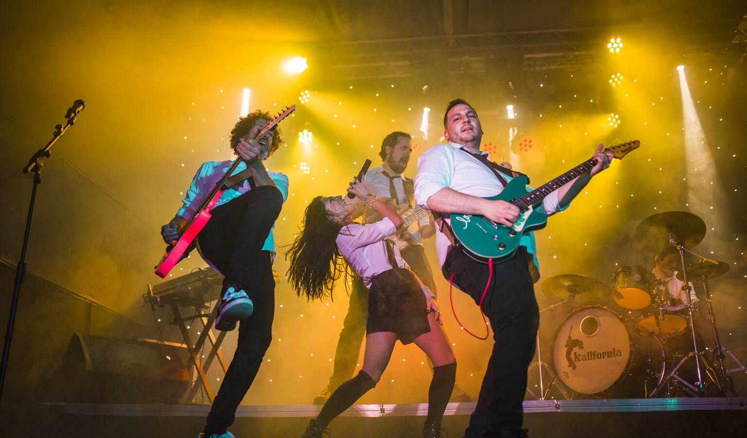 kalifornia-party-band-grupo-orquesta68c49007eaae26.39489090.jpg