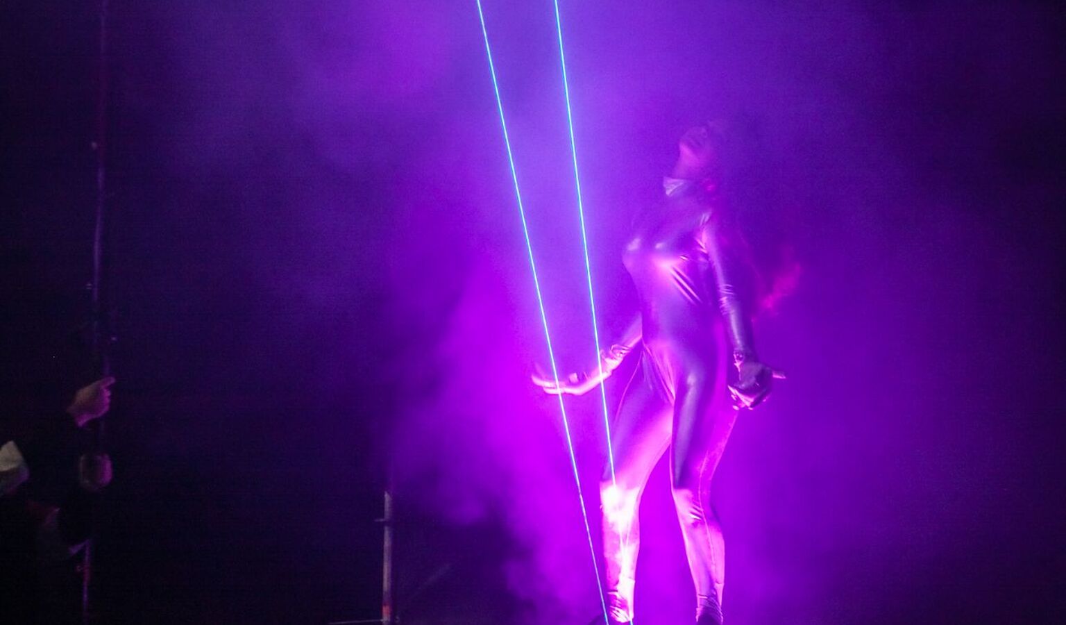 laserwomanshow-galaxy-orion69493b2cec2217.29966851.jpg