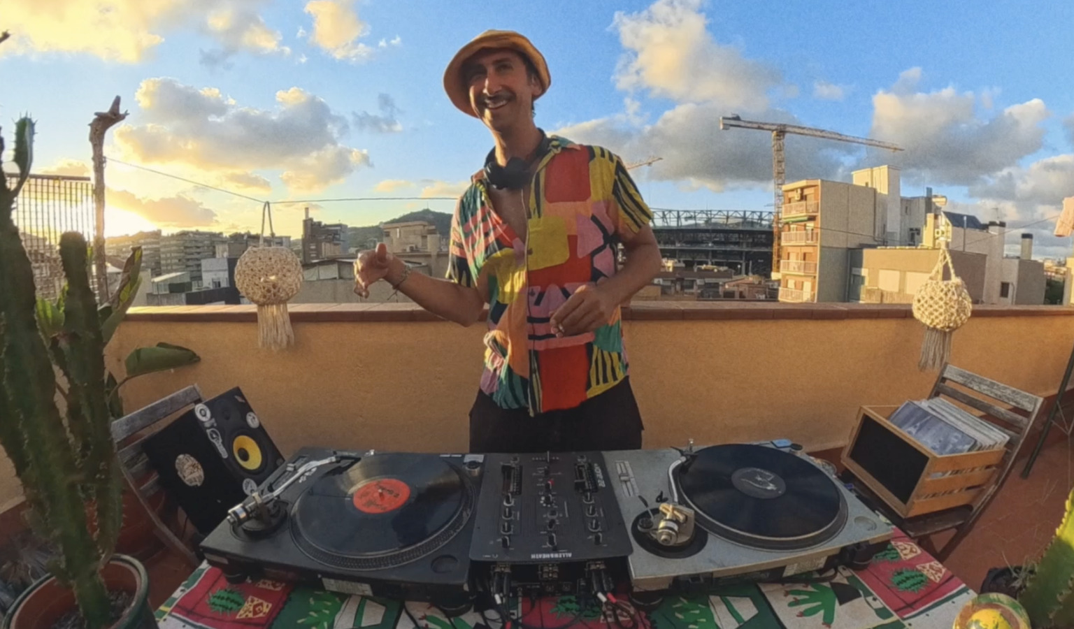 DJ